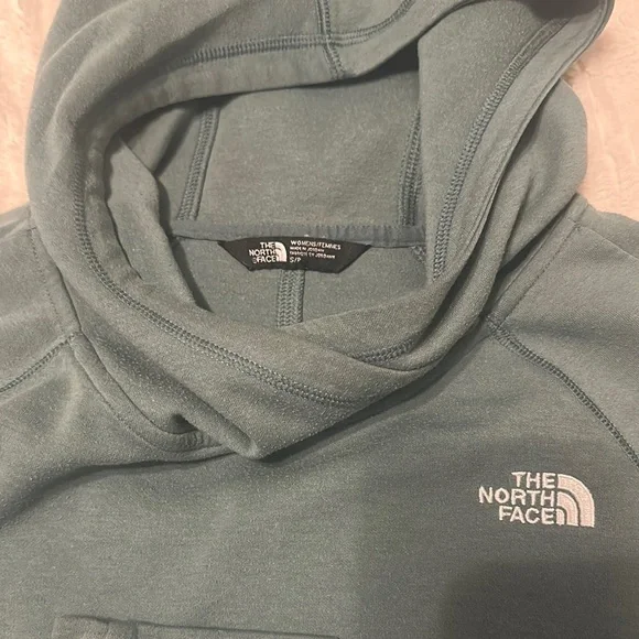 The North Face women Green Hoodie Sweater - Picture 2 of 3
